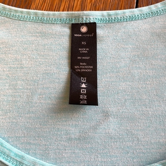 Yogalicious Long Sleeve Top size XS scoop neck curved hemline - Picture 5 of 10